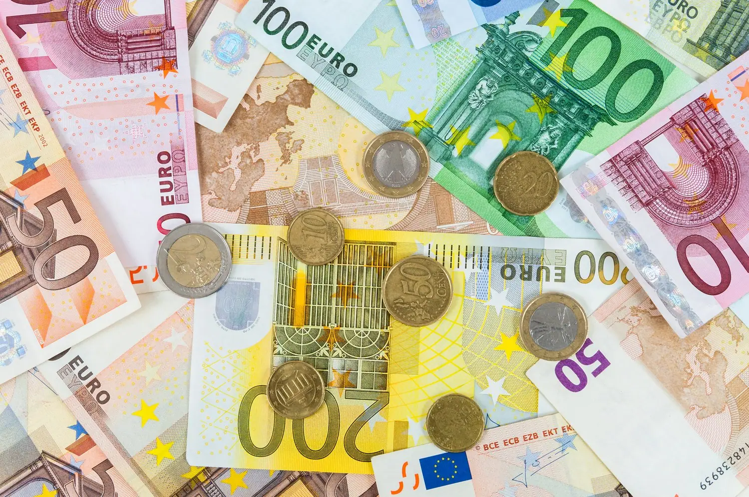 Historia euro i jak funkcjonuje wspólna waluta